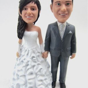 Bride and Groom bobbleheads holding hands 1845
