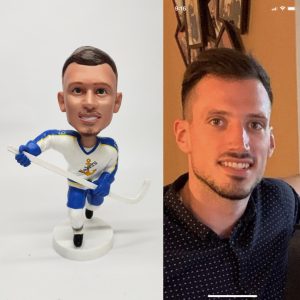Male right-handed hockey player bobblehead 4798